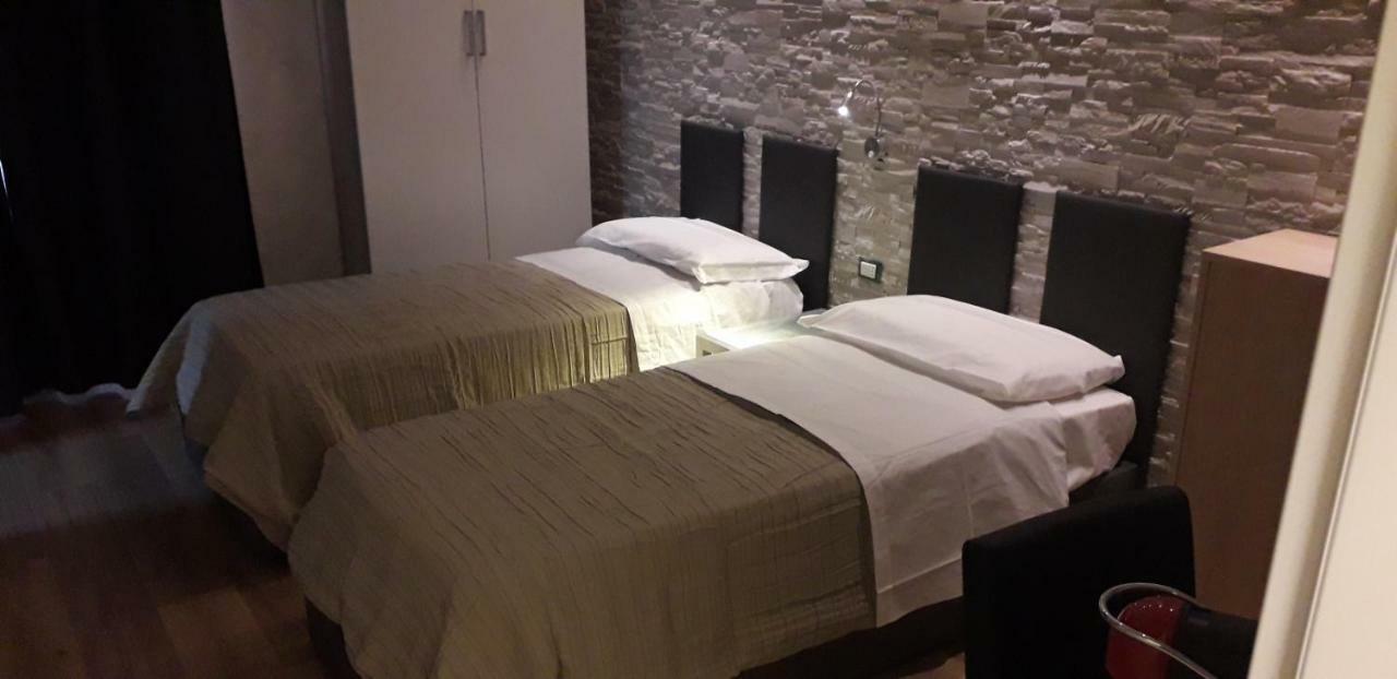 A 2 Passi Da Bed & Breakfast Foggia Exterior foto